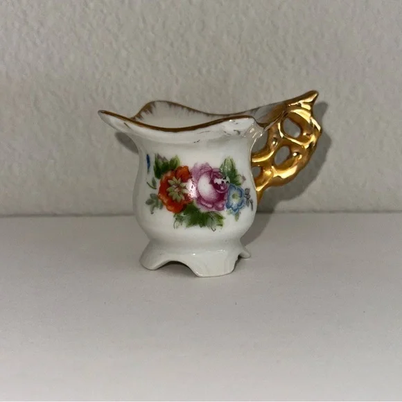 Floral Porcelain Candleholder with Gold Handle - Picture 3 of 5